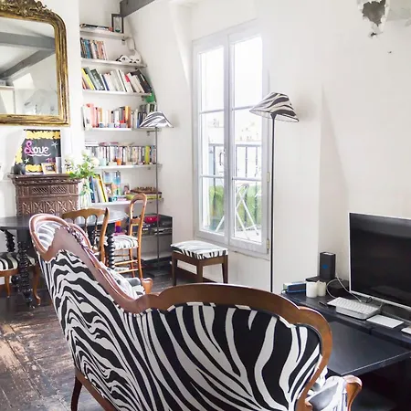 Superb Apt With A Balcony At The Heart Of ! Appartamento