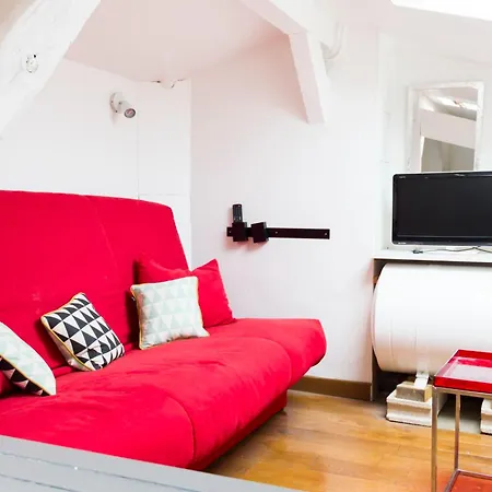 Apartment Superb Apt With A Balcony At The Heart Of !